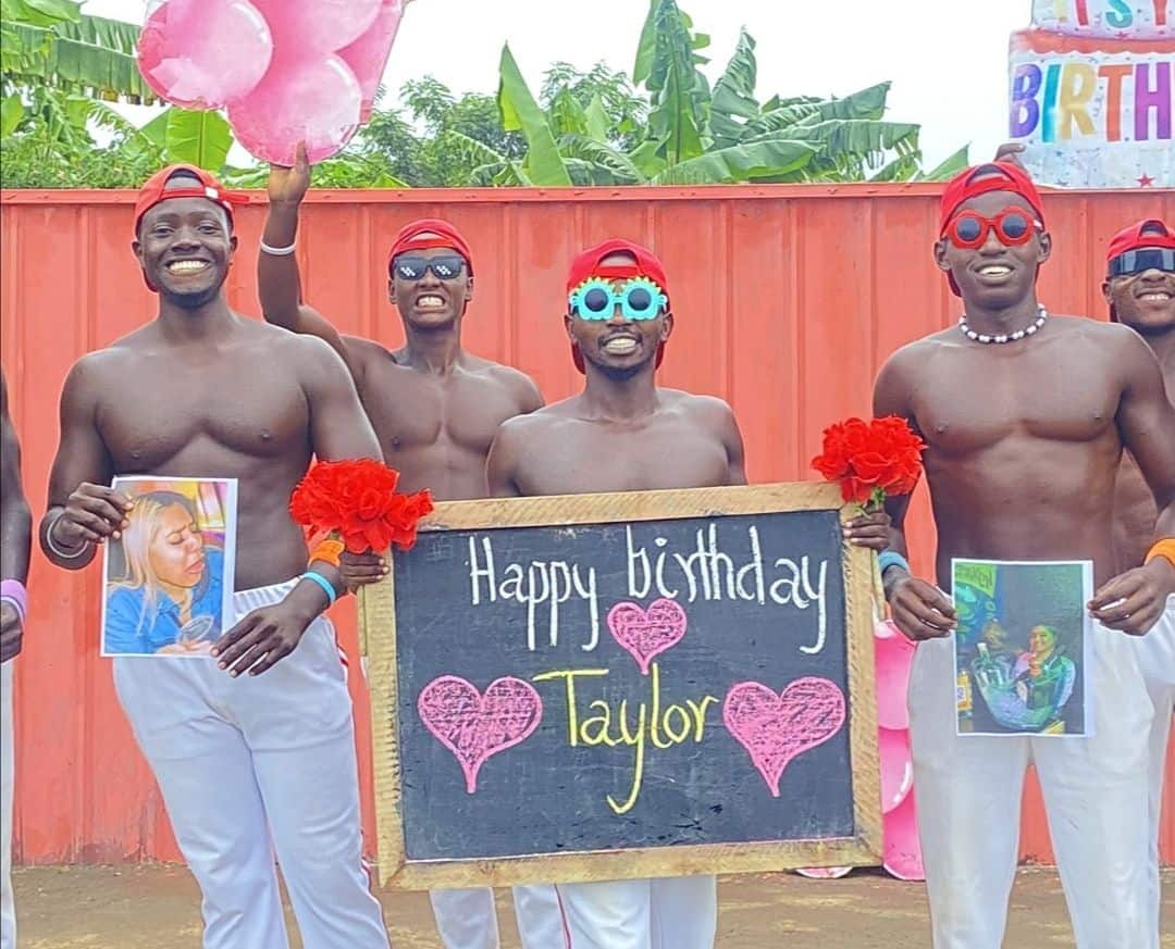 Sweet Guys personalized video greeting performer