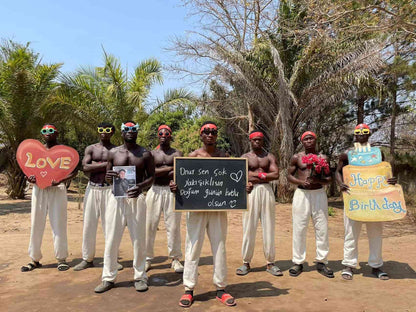 Tiger video greeting dancers - photo 2
