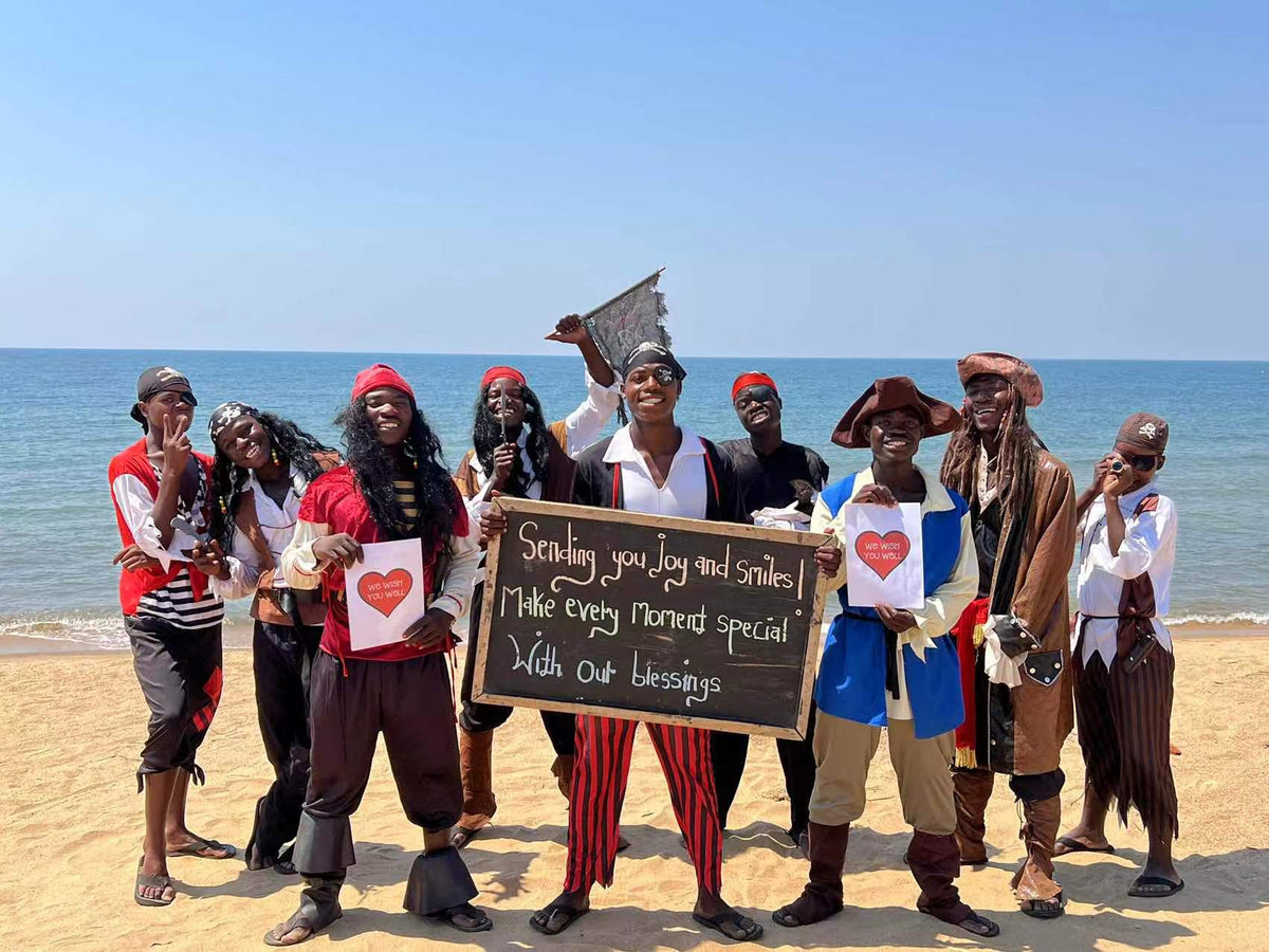 Pirate Crew personalized video greeting performer